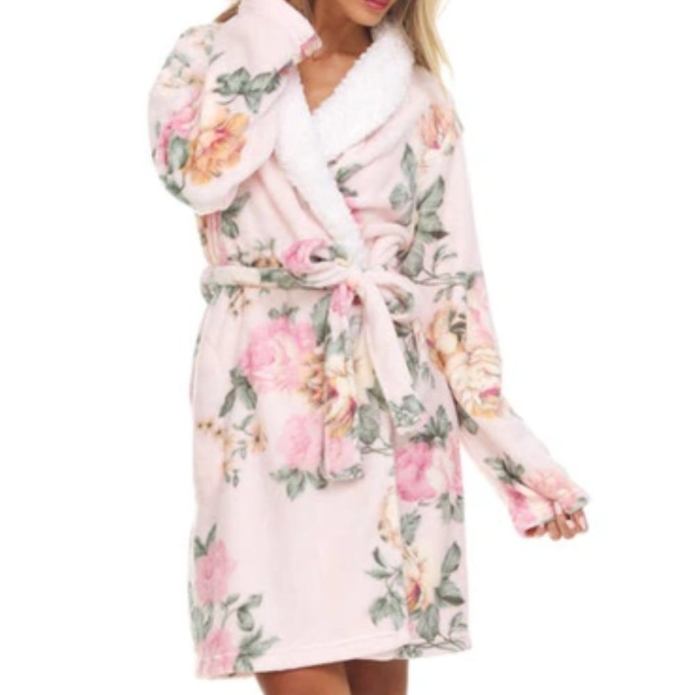 NEW Flora Nikrooz Women Joy Pink 2 Piece Short Plush Collar Robe & Sock Set - Picture 2 of 7